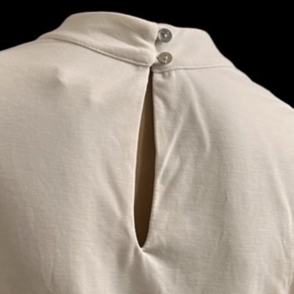 Fun white top - Picture 5 of 7